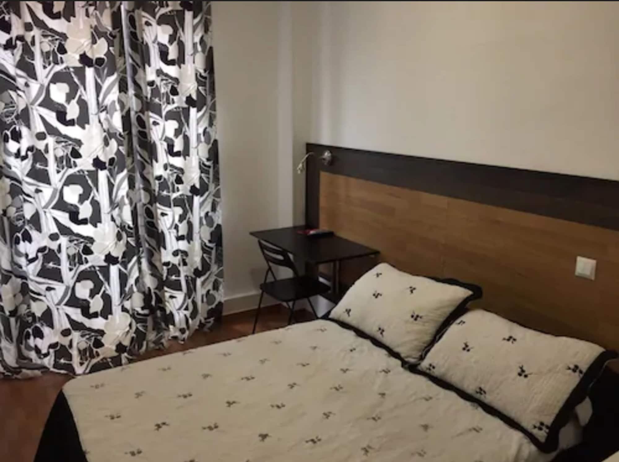 Hostal Oliver Мадрид Экстерьер фото