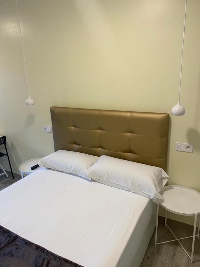 Hostal Oliver Мадрид Экстерьер фото