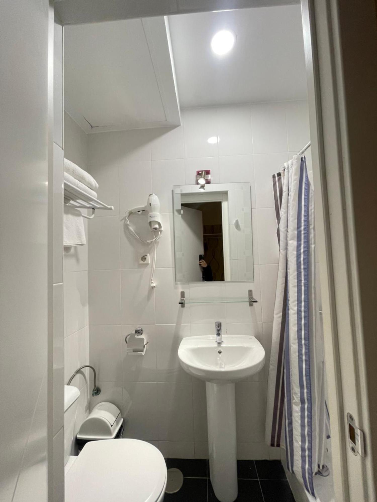 Hostal Oliver Мадрид Экстерьер фото