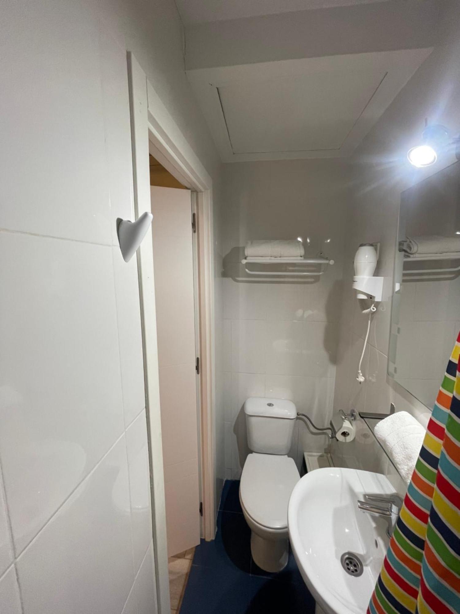 Hostal Oliver Мадрид Экстерьер фото